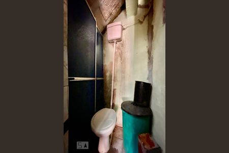 Casa à venda com 300m², 3 quartos e 6 vagas Casa à venda com 300m², 3 quartos e 6 vagasBanheiro Salão