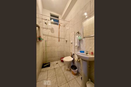 Casa à venda com 300m², 3 quartos e 6 vagas Casa à venda com 300m², 3 quartos e 6 vagasBanheiro