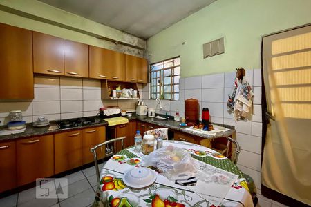 Casa à venda com 300m², 3 quartos e 6 vagas Casa à venda com 300m², 3 quartos e 6 vagasCozinha