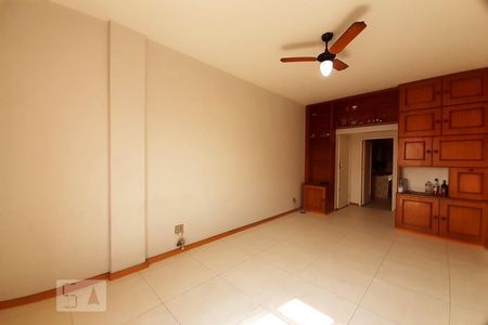 Apartamento à venda com 70m², 2 quartos e sem vagaSala