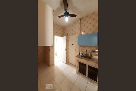 Apartamento à venda com 70m², 2 quartos e sem vagaCozinha