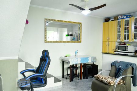 Casa à venda com 100m², 3 quartos e 3 vagasSala e Cozinha e Ventilador de Teto