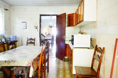 Casa à venda com 100m², 3 quartos e 3 vagasCozinha Vista Ampla