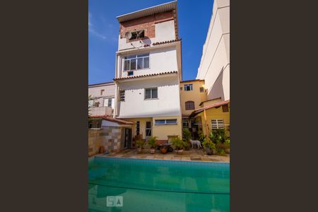 Casa à venda com 333m², 4 quartos e 5 vagasFachada parte traseira