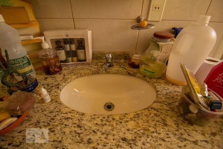 Casa à venda com 333m², 4 quartos e 5 vagasBanheiro 4