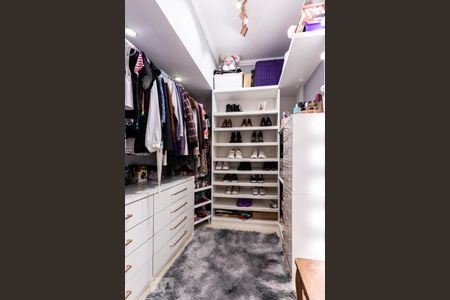 Casa à venda com 125m², 4 quartos e 2 vagasCloset quarto 2