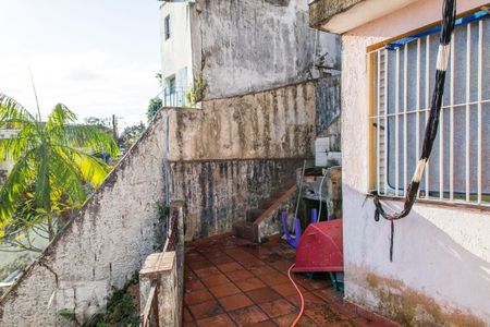 Casa à venda com 327m², 5 quartos e 1 vaga Casa à venda com 327m², 5 quartos e 1 vagaQuintal dos Fundos