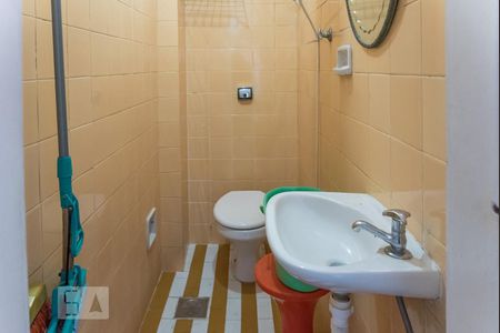 Apartamento para alugar com 140m², 3 quartos e 2 vagas Apartamento para alugar com 140m², 3 quartos e 2 vagasBanheiro de Serviço