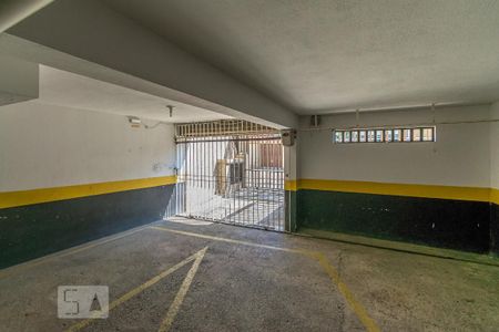 Apartamento à venda com 78m², 2 quartos e 1 vaga Apartamento à venda com 78m², 2 quartos e 1 vagaPortão da garagem