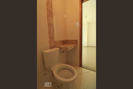 Casa à venda com 120m², 2 quartos e 1 vagaBanheiro da Suíte 1