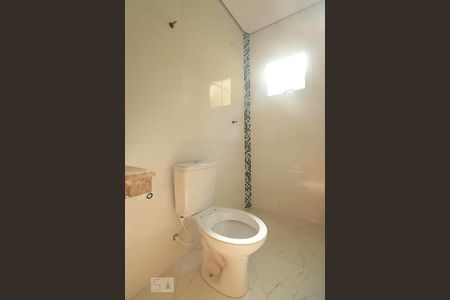 Casa à venda com 120m², 2 quartos e 1 vagaBanheiro da Suíte 2