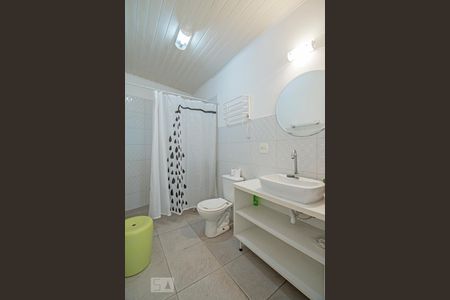 Casa à venda com 220m², 3 quartos e 2 vagas Casa à venda com 220m², 3 quartos e 2 vagasBanheiro da Suite do Anexo