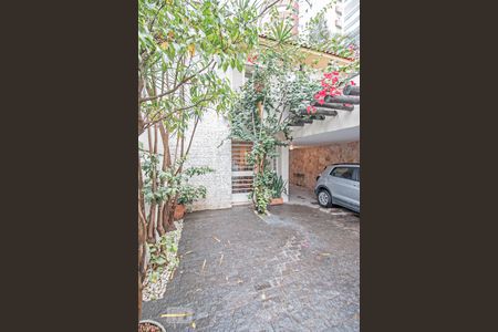 Casa à venda com 220m², 3 quartos e 2 vagas Casa à venda com 220m², 3 quartos e 2 vagasGaragem