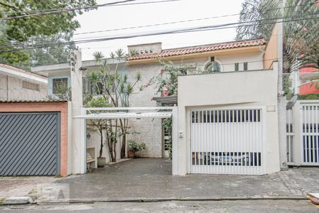 Casa à venda com 220m², 3 quartos e 2 vagas