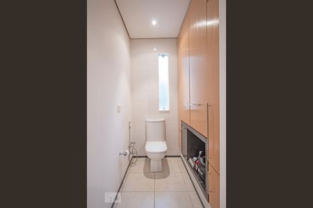 Casa à venda com 220m², 3 quartos e 2 vagas Casa à venda com 220m², 3 quartos e 2 vagasBanheiro da Suite