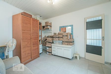 Casa à venda com 220m², 3 quartos e 2 vagas Casa à venda com 220m², 3 quartos e 2 vagasSuite do Anexo