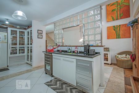 Casa à venda com 220m², 3 quartos e 2 vagas Casa à venda com 220m², 3 quartos e 2 vagasCozinha