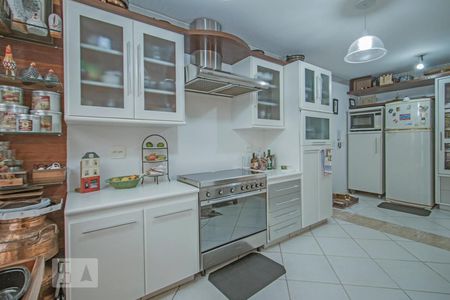 Casa à venda com 220m², 3 quartos e 2 vagas Casa à venda com 220m², 3 quartos e 2 vagasCozinha