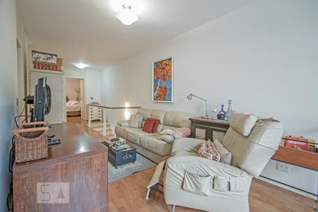 Casa à venda com 220m², 3 quartos e 2 vagas Casa à venda com 220m², 3 quartos e 2 vagasSala de TV