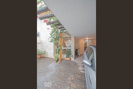 Casa à venda com 220m², 3 quartos e 2 vagas Casa à venda com 220m², 3 quartos e 2 vagasGaragem