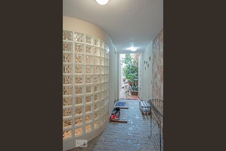 Casa à venda com 220m², 3 quartos e 2 vagas Casa à venda com 220m², 3 quartos e 2 vagasHall de Entrada Externo