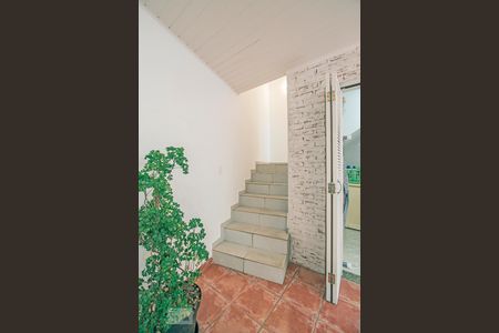 Casa à venda com 220m², 3 quartos e 2 vagas Casa à venda com 220m², 3 quartos e 2 vagasEscada do Anexo