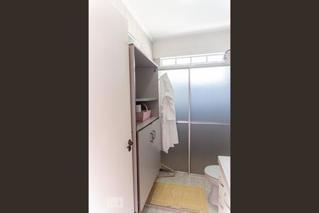 Casa à venda com 500m², 5 quartos e 11 vagasBanheiro da Suíte 4