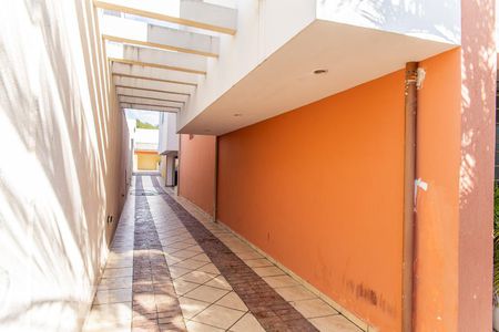 Casa à venda com 500m², 5 quartos e 11 vagasCorredor da Garagem