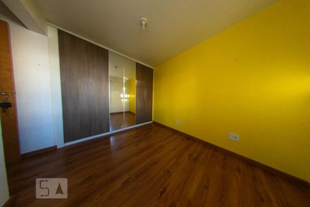 Quarto 1 de apartamento para alugar com 2 quartos, 61m² em Sítio Cercado, Curitiba