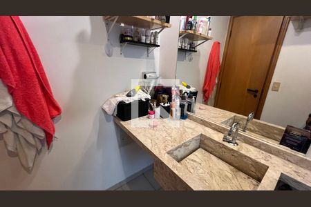 Banheiro de apartamento para alugar com 1 quarto, 32m² em Jardim Paulista, São Paulo