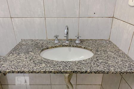 Casa para alugar com 60m², 1 quarto e sem vagaDetalhe Banheiro