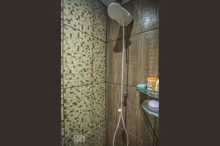 Casa de condomínio à venda com 120m², 3 quartos e 2 vagas Casa de condomínio à venda com 120m², 3 quartos e 2 vagasBanheiro de Serviço - Chuveiro