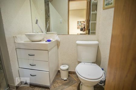 Banheiro de Serviço de casa de condomínio à venda com 3 quartos, 120m² em Chácara Inglesa, São Paulo