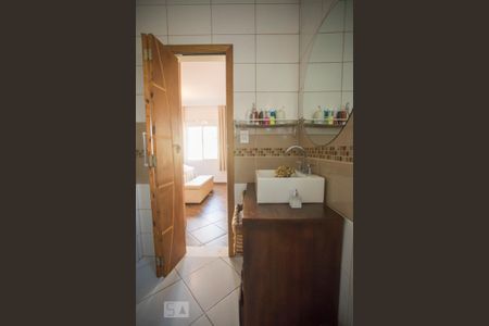 Casa de condomínio à venda com 120m², 3 quartos e 2 vagas Casa de condomínio à venda com 120m², 3 quartos e 2 vagasBanheiro Suite