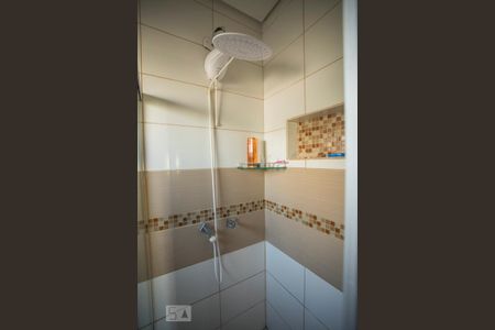 Casa de condomínio à venda com 120m², 3 quartos e 2 vagas Casa de condomínio à venda com 120m², 3 quartos e 2 vagasBanheiro Suite - Chuveiro