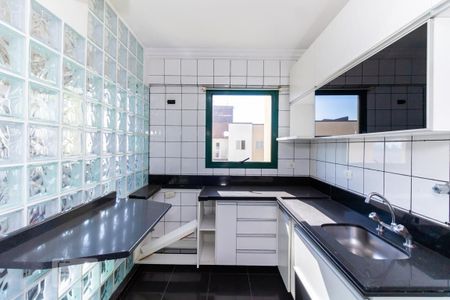 Apartamento à venda com 67m², 2 quartos e 1 vagaCozinha