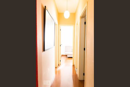 Corredor de apartamento à venda com 3 quartos, 70m² em Planalto, Belo Horizonte