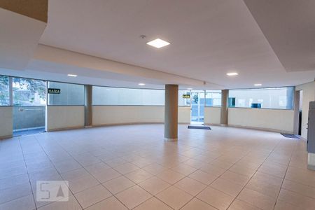 Apartamento para alugar com 60m², 2 quartos e 2 vagasHall social