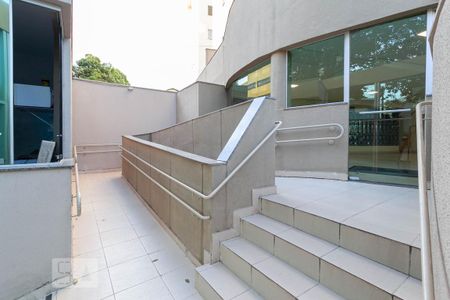 Apartamento para alugar com 60m², 2 quartos e 2 vagasEntrada