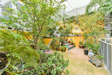 Studio para alugar com 25m², 1 quarto e sem vaga Studio para alugar com 25m², 1 quarto e sem vagaTerraço