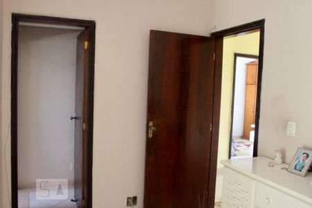 Casa de condomínio à venda com 230m², 3 quartos e 3 vagassuíte