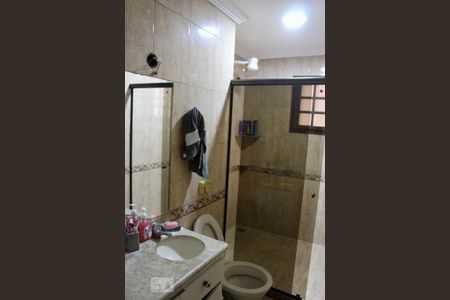Casa de condomínio à venda com 230m², 3 quartos e 3 vagasBanheiro
