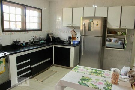 Casa de condomínio à venda com 230m², 3 quartos e 3 vagasCozinha