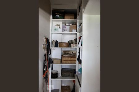 Casa de condomínio à venda com 230m², 3 quartos e 3 vagassuíte