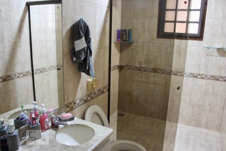 Casa de condomínio à venda com 230m², 3 quartos e 3 vagasBanheiro