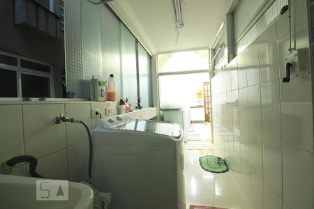 Apartamento para alugar com 134m², 3 quartos e 1 vagaÁrea de Serviço