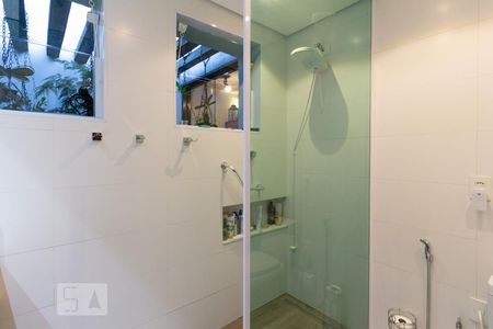 Casa à venda com 239m², 3 quartos e 5 vagasBanheiro 2