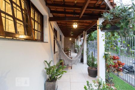 Casa à venda com 239m², 3 quartos e 5 vagasVaranda