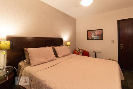 Casa à venda com 239m², 3 quartos e 5 vagasSuíte