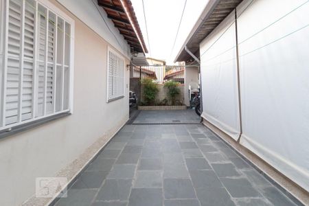 Casa à venda com 239m², 3 quartos e 5 vagasQuintal
